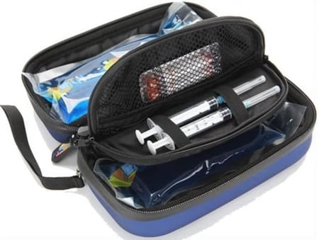 حافظة مبردة للسفر مع شاشة للأدوية مع عبوتين ثلج للتبريدLCD