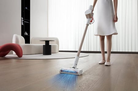 شاومي مكنسة كهربائية جي 9 بلس بمحرك رقمي عالي السرعة من مي | عمر بطارية طويل للغاية 60 دقيقة | تصميم قابلة للاستبدال | فرشاة ارضية مضادة للتشابك ابيض