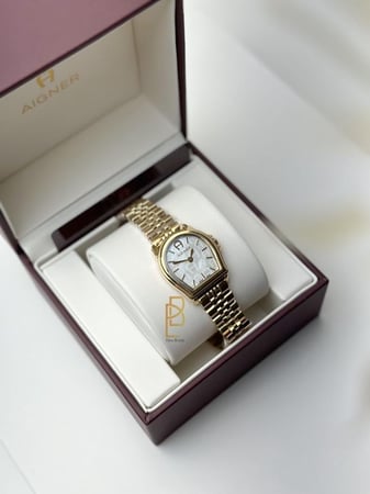 ساعة AIGNER