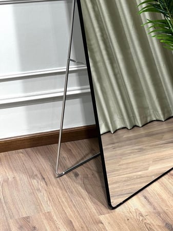 مرآة بطول كامل بتصميم عصري – 160 × 45 سم