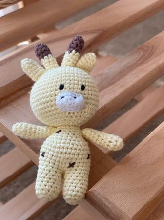 سلة الزرافة الصغيرة الخضراء