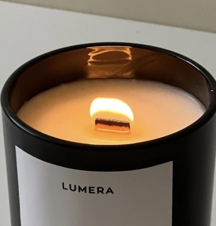 شمعة برائحة الفانيليا