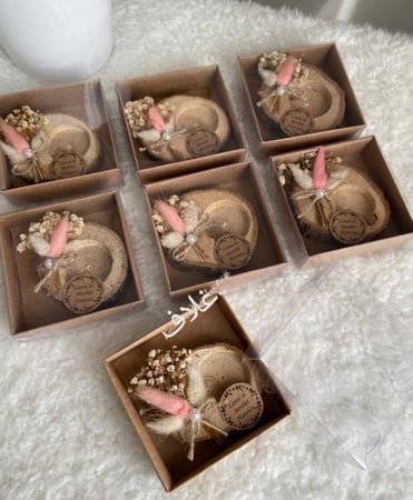 علب ورقيه صغيره