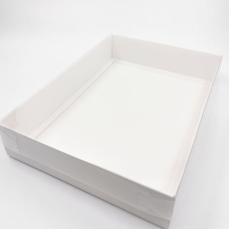 علب كبيره شفافه