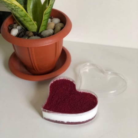 علب اكريلك قلب