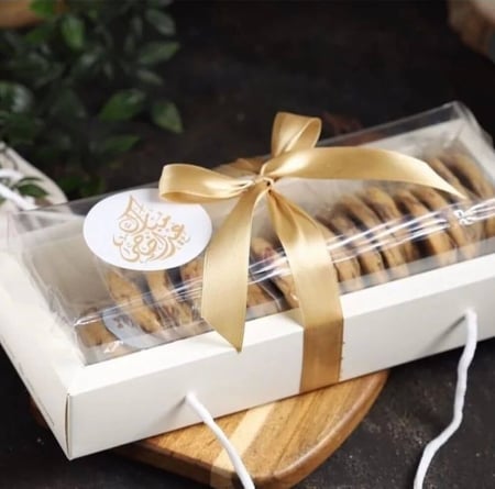 بوكس حلويات بغطاء شفاف مرتفع
