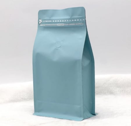 مجموعة (25) كيس سماوي لحفظ القهوه مع مصفاة للتهوية - 250 جرام