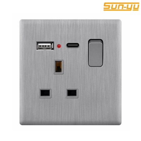 فيش 13 امبير+ 2 شاحن SVL بيانو