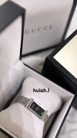 ساعة قوتشي ميناء اسود