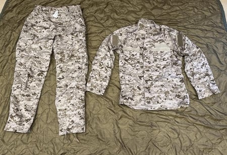 سترة وبنطلون US NAVY امريكي