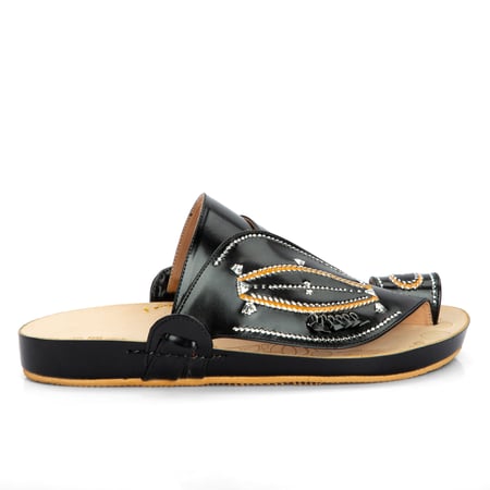 حذاء شرقي مطرز  ارضية محفر EF-11