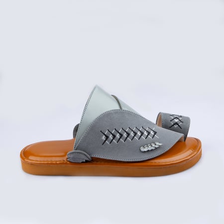 نعال شرقي فخم رمادي مطرز ونعل طبي جملي