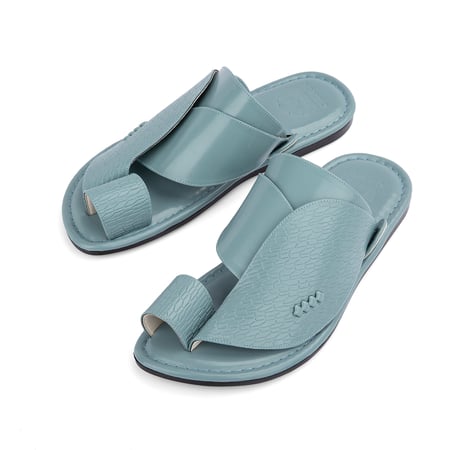 مداس طبي شرقي جلد سماوي - صناعة وطنية