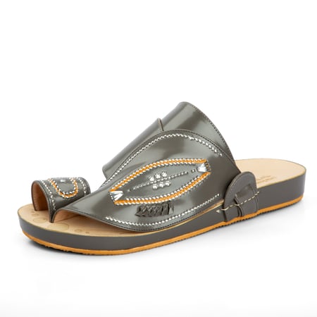 حذاء شرقي مطرز  ارضية محفر EF-26