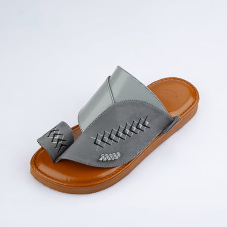 نعال شرقي فخم رمادي مطرز ونعل طبي جملي