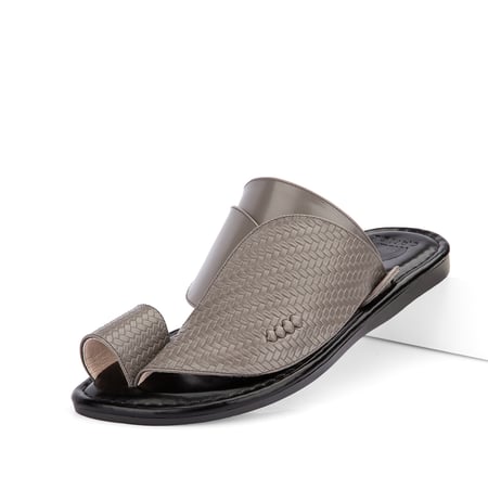 نعال شرقي مطرز جلد رمادي فخم - صناعة وطنية