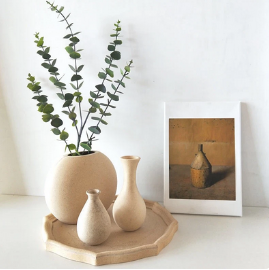 مزهرية خشبية .