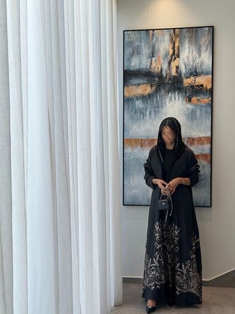 عباية كلوش تفته مطرز ذهبي