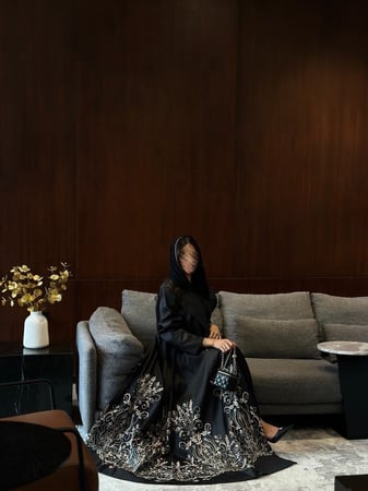 عباية كلوش تفته مطرز ذهبي