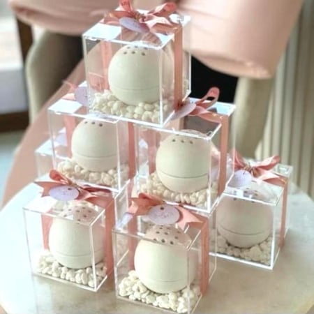 توزيعات من 12 قطعة من المباخر  المنسقة بالشرئط مع كتابة الاسم