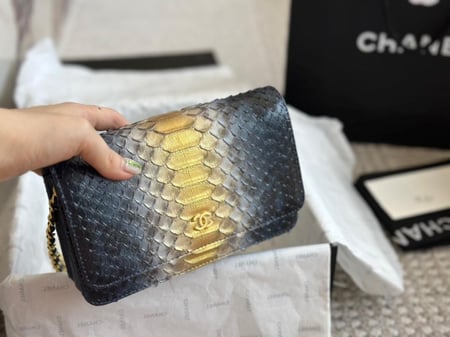شنطة شانيل اسود ذهبي