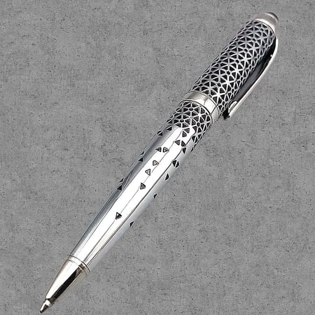 القلم الأسود والفضي بخطوط بارزة أنيقة