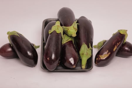 باذنجان (بأحجام مختلفة)