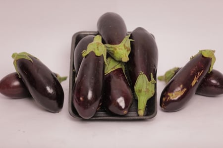 باذنجان (بأحجام مختلفة)