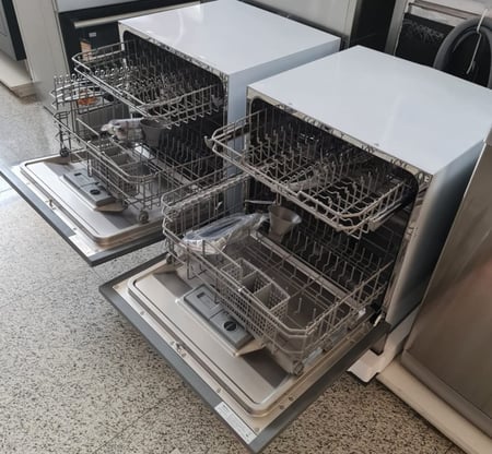 غسالة صحون 60سم بلت ان اسود 7 برامج للغسيل والتنظيف