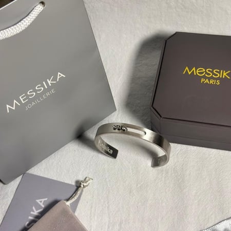 اسوارة M رجالية تيتانيوم