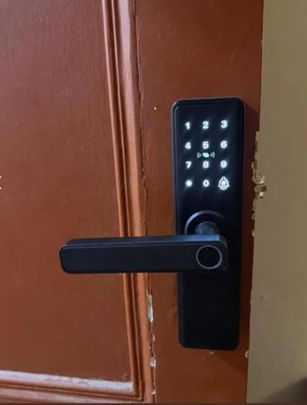 قفل ذكي داخلي خشب سمارت لوك