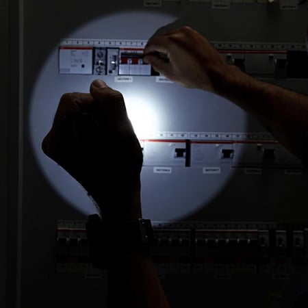 جيباس كشاف يدوي LED قابل لإعادة الشحن - 51031