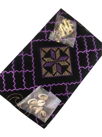 برسيس خامة مخمل ممتاز مبطنة مع جيب خلفي لوضع الاحجار والصدف