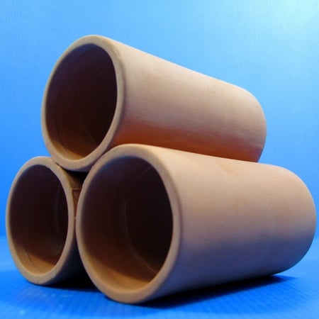 ديكور ومخبأ سيراميك لصغار الأسماك والجمبري شكل هرم