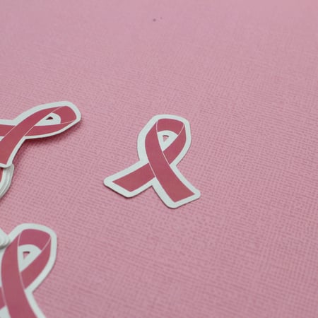 ملصق - وشاح وردي