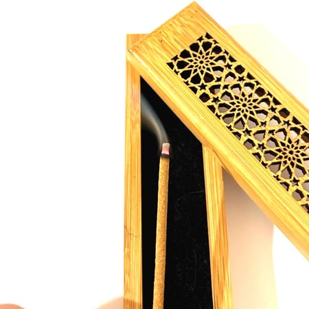 مبخرة ذكية مع عود الند