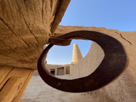 لوحات جدارية من الزخارف النجدية