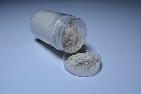 علبة ثوم مطحون