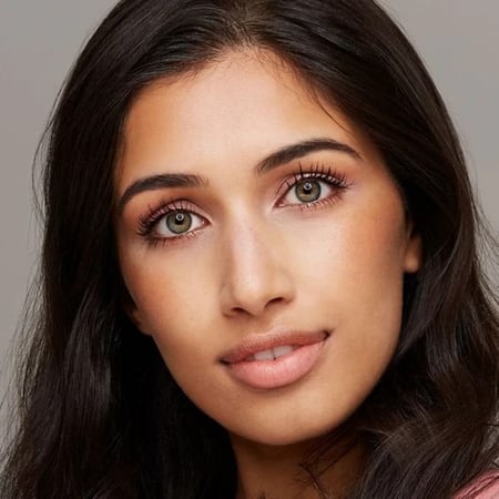 ايسنس - مسكرة اي لوف اكستريم كريزي فوليوم