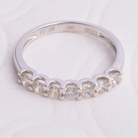 خاتم الماس -وزن ذهب 0.5-وزن الماس 0.540-عيار 18