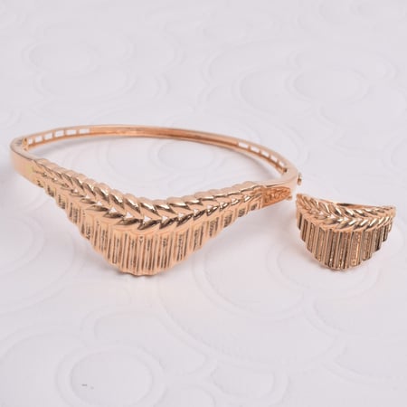 سوارة و خاتم  ذهب -وزن ذهب 19.63 -عيار 21