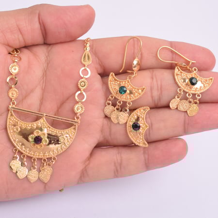 نص طقم ذهب-الوزن 17.08-عيار 21