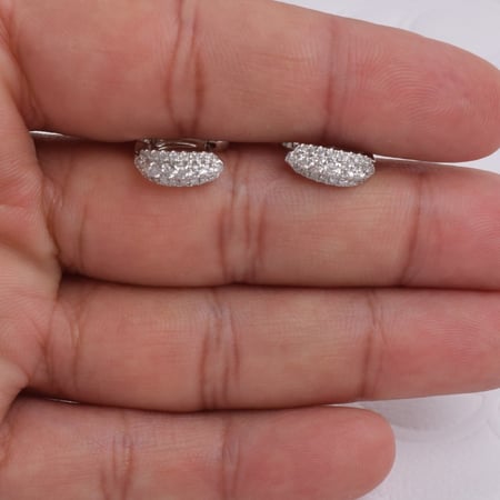 حلق الماس-وزن الذهب 0.5-وزن الماس 0.430-عيار 18