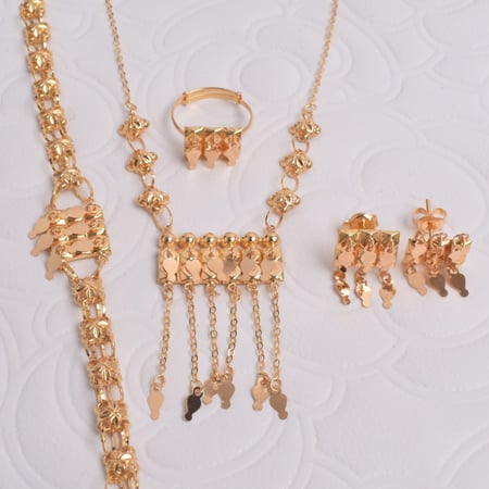 طقم ذهب - الوزن 13.62 G- عيار 21