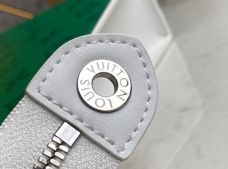 LV Pouch