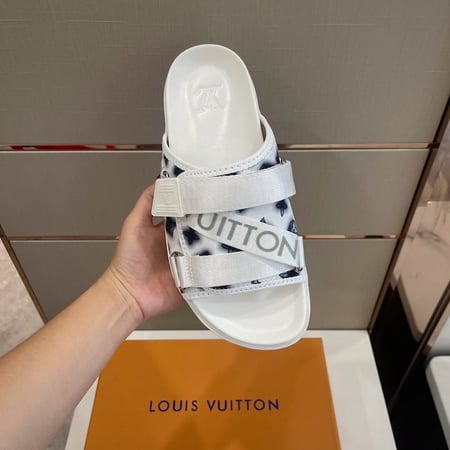 LV slipper