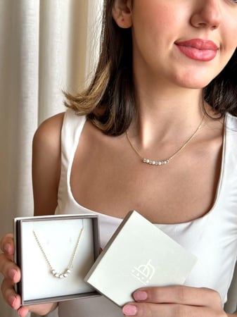 عقد سلاسل ناعمة جدا