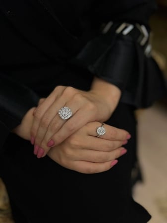 خواتم مطلية مرصعة باحجار الزريكون.. تتصغر وتتكبر حسب المقاس المناسب