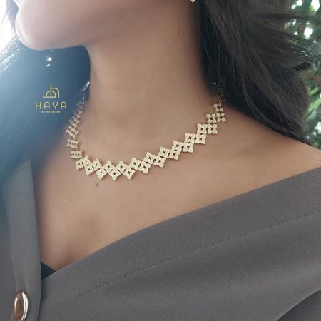 طقم متكامل فاخر (عقد تشوكر + اسوارة + خاتم + حلق) مطلية بالذهب