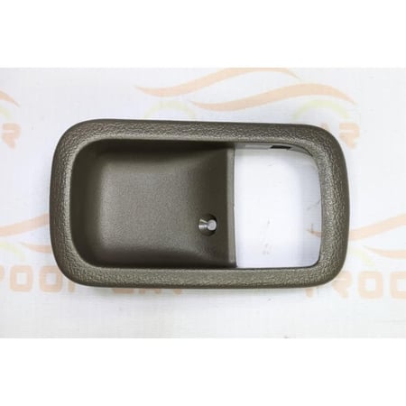 ديكور يد باب داخلي لاندكروزر 90 الى 97 يمين اصلي بني